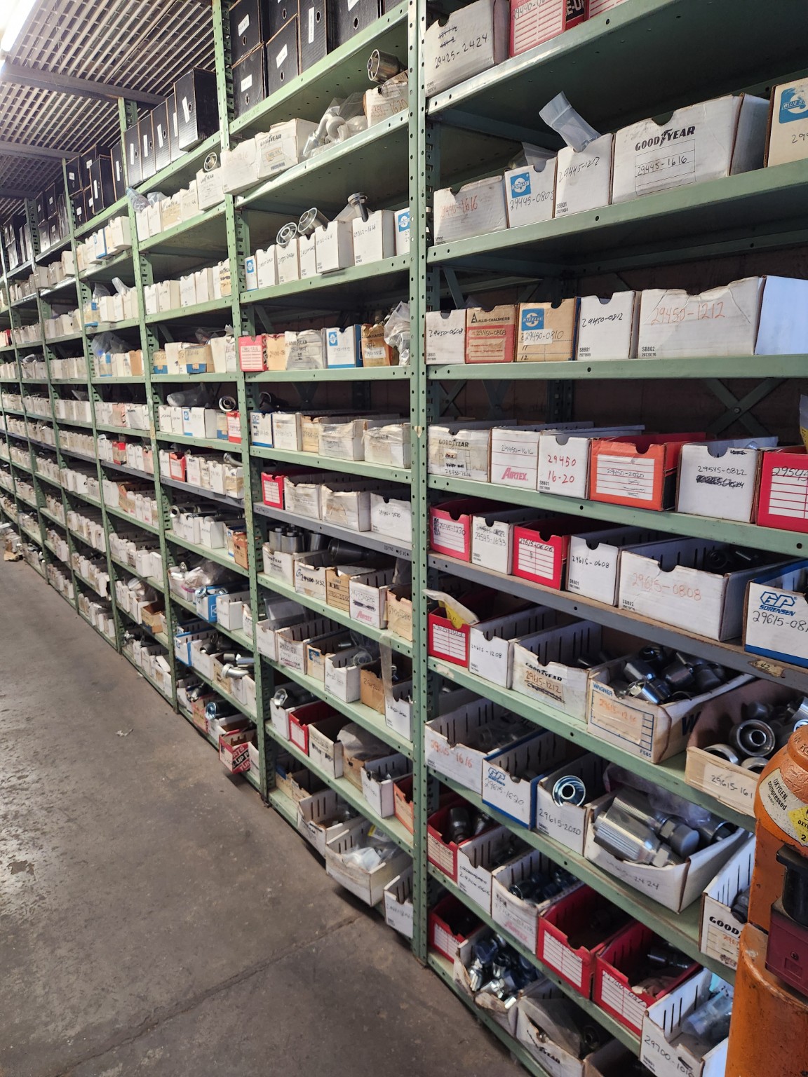Hydraulic fittings and adapters stocked at Hust Brothers